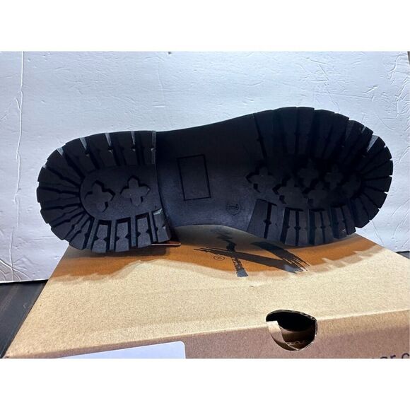 Seven NEW WITH BOX size 7 Bestie Black boots - Picture 5 of 6